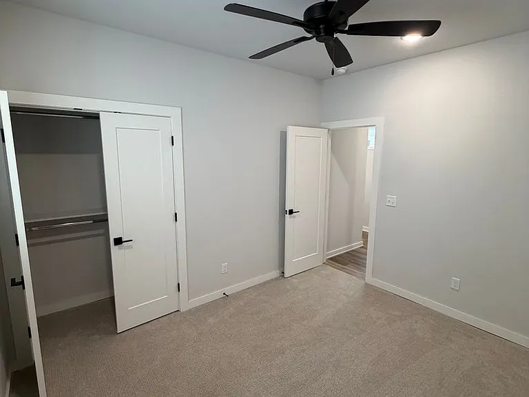 513 W Dallas St — Photo 59