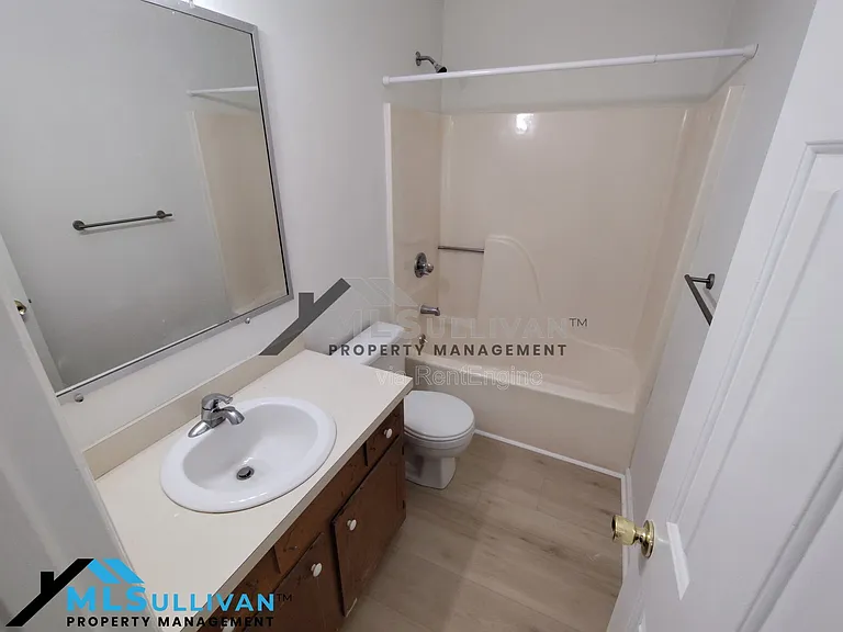2211 Peppertree St #B — Photo 10