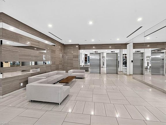 4th image of 112 George St #1202