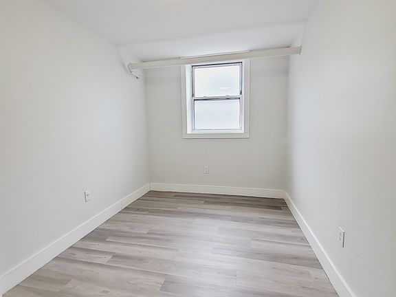 2nd image of 232 Bidwell Ave #123