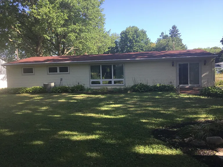 8520 Grenway Dr — Photo 3