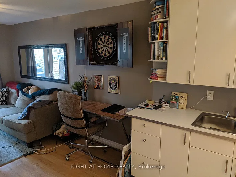 264 Monarch Park Ave #5 — Photo 5