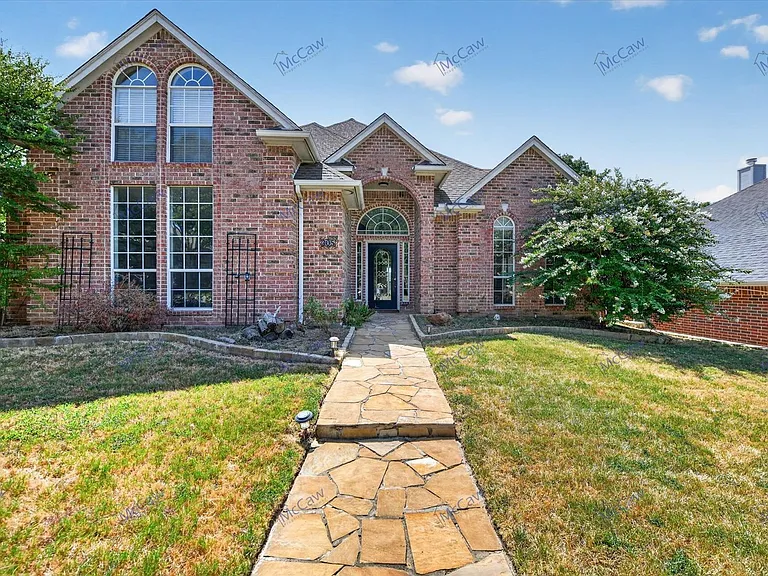 305 Brazil Dr — Photo 3