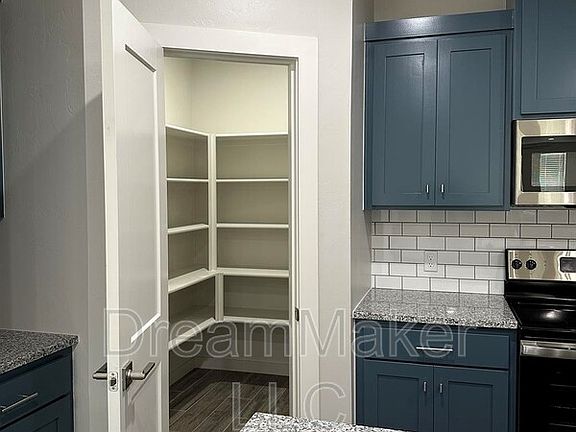 4th image of 2807 Clifton Ter