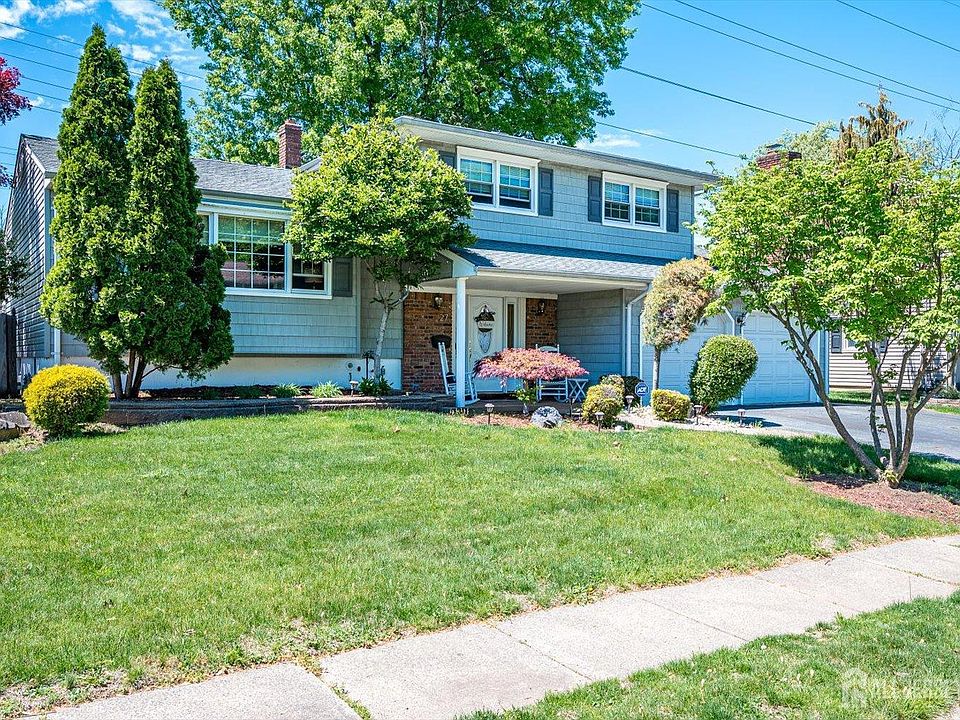 1st image of 27 Eileen Way