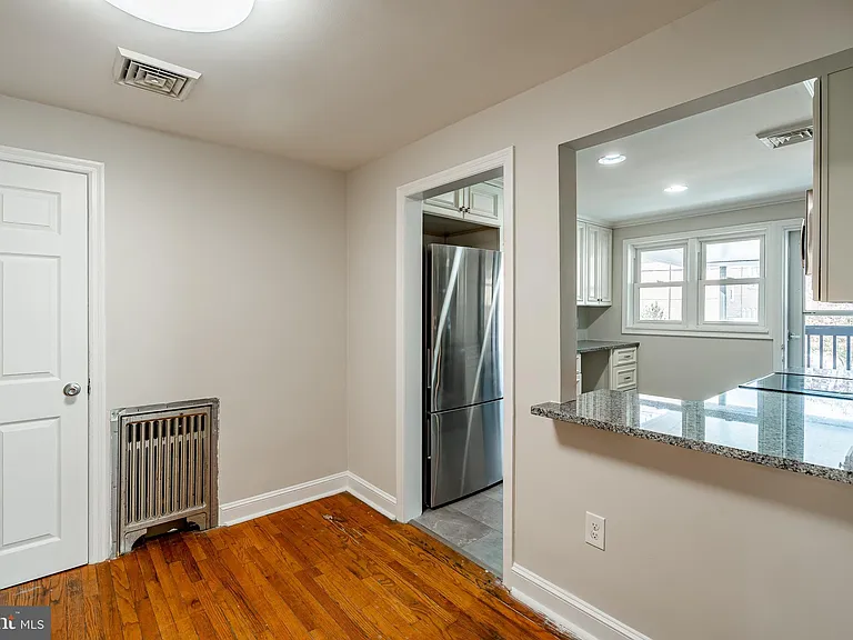 222 3rd Ave — Photo 8