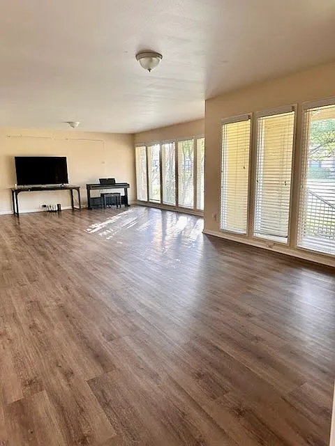 3 bed, 1440 sqft, $2,475 — Photo 3