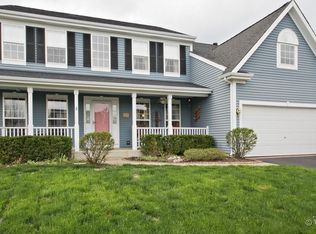 279 Creekside Ct, Lindenhurst, IL 60046