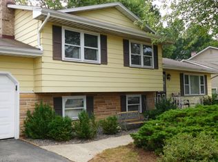 445 Wendemere Dr, Hubbard, OH