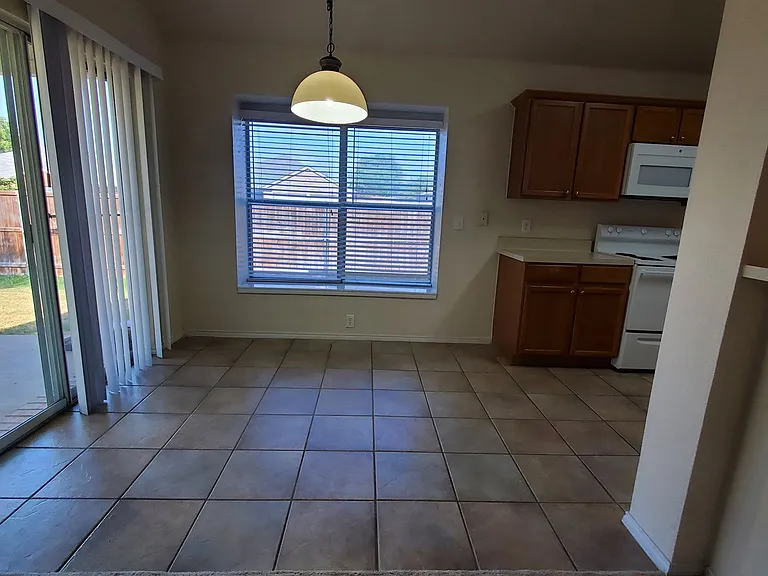3021 Sawgrass Dr — Photo 6