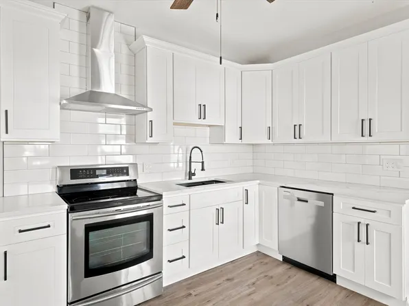 51 Hampshire St, Lowell, MA 01850