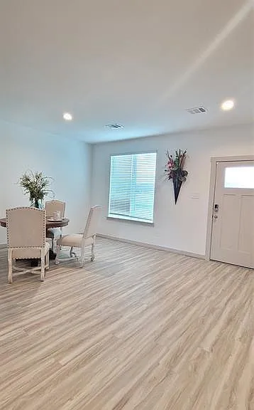 1015 Starcross Bend Dr — Photo 5