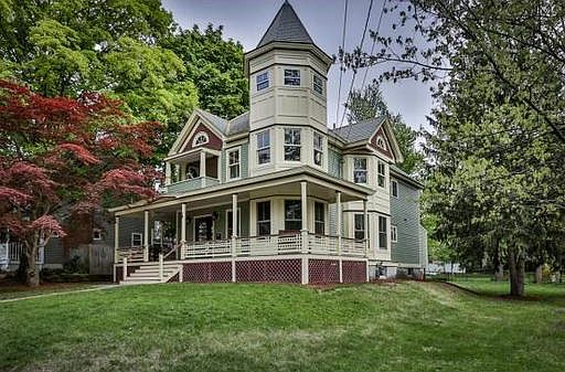 1st image of 19 Courtland St