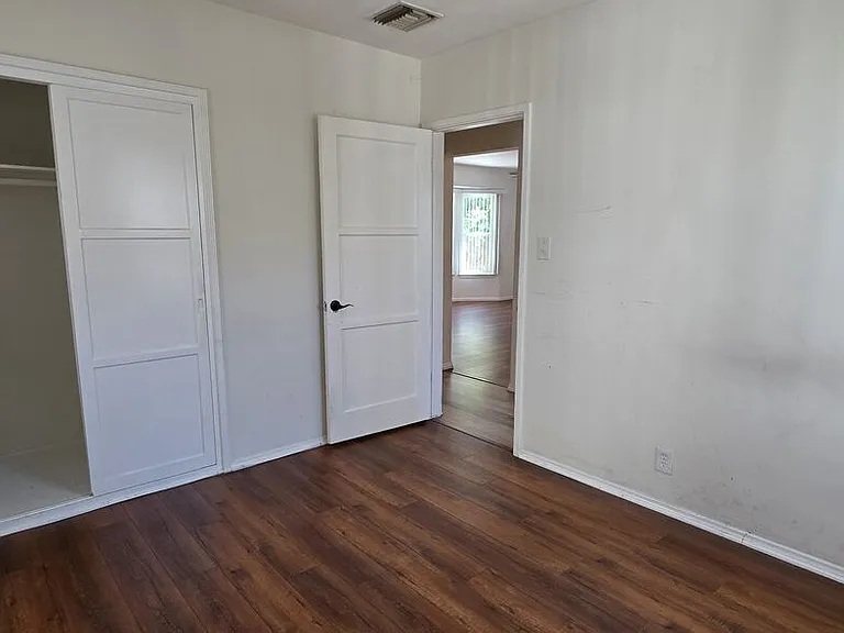 5444 Hermitage Ave — Photo 9