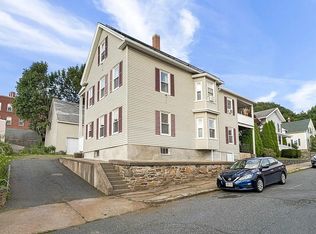 19 Chrome St APT 2, Worcester, MA 01604