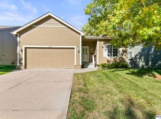 16058 Browne St, Omaha, NE 68116