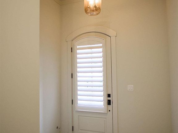 4th image of 1215 E Gadsden St