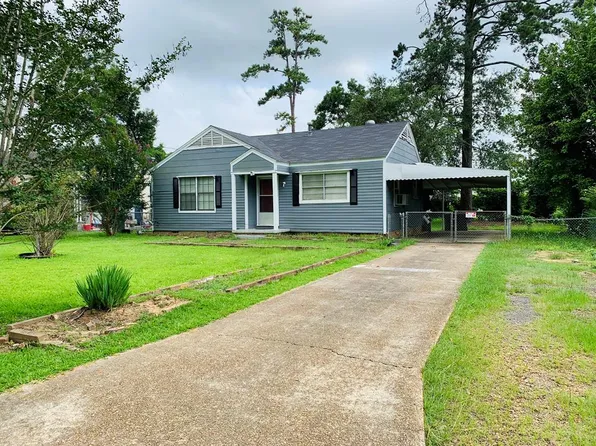 122 Mount Carmel Dr, Natchez, MS 39120