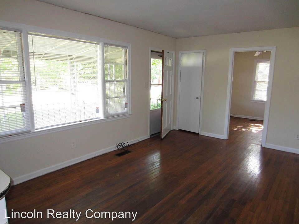 2nd image of 727 Vallotton Dr