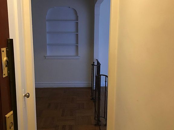 2nd image of 3077 Hull Ave #5