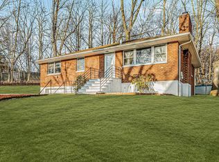 381 Roberts Ave, Yonkers, NY 10703