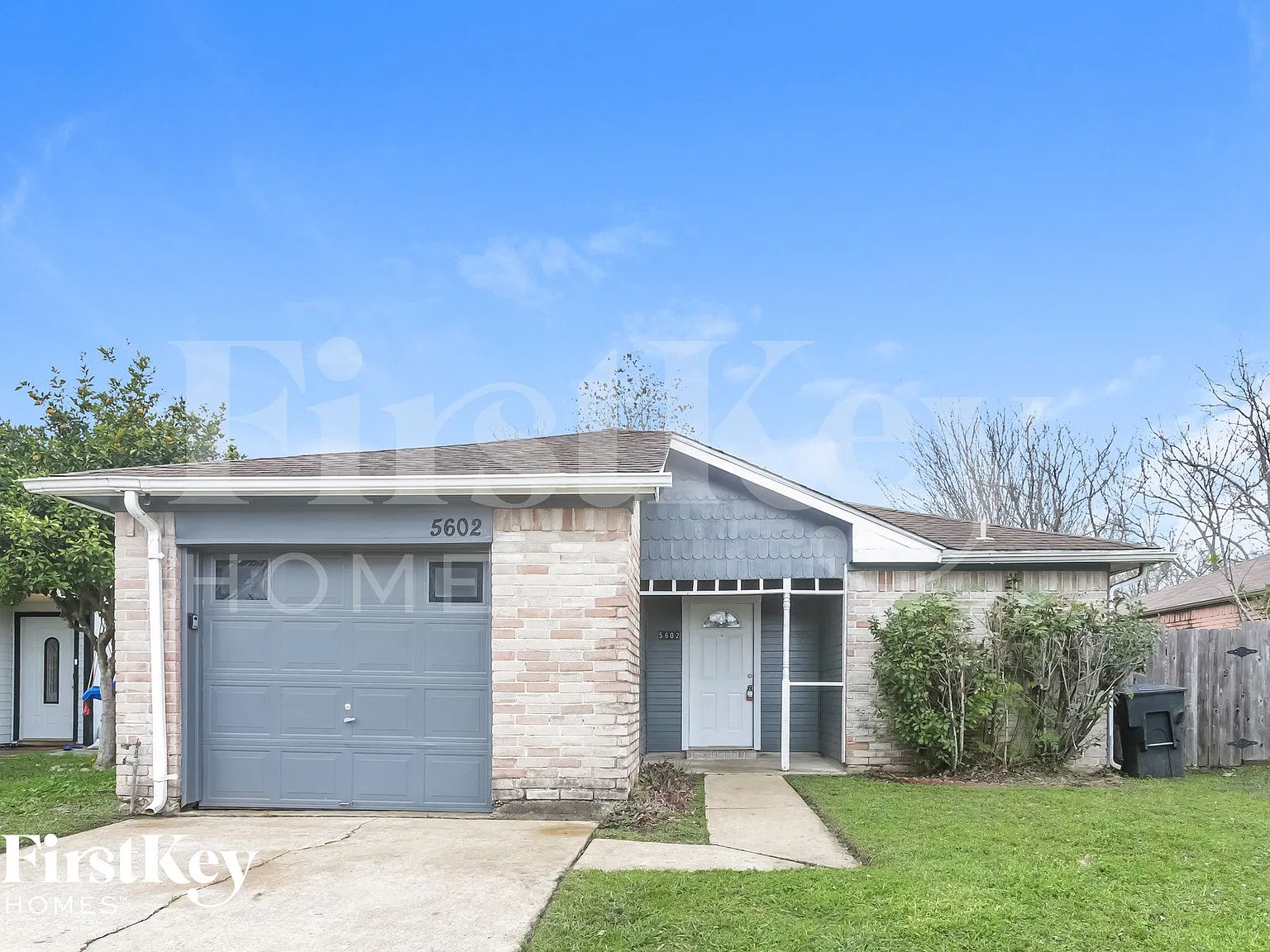 3 bed, 2.0 bath, 1160 sqft, $1,865 — Photo 2