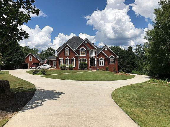 Driveways to 5 garage bays