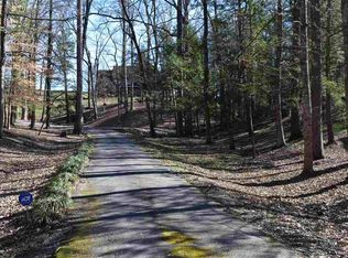 1448 Peach Tree St, Sevierville, TN 37862