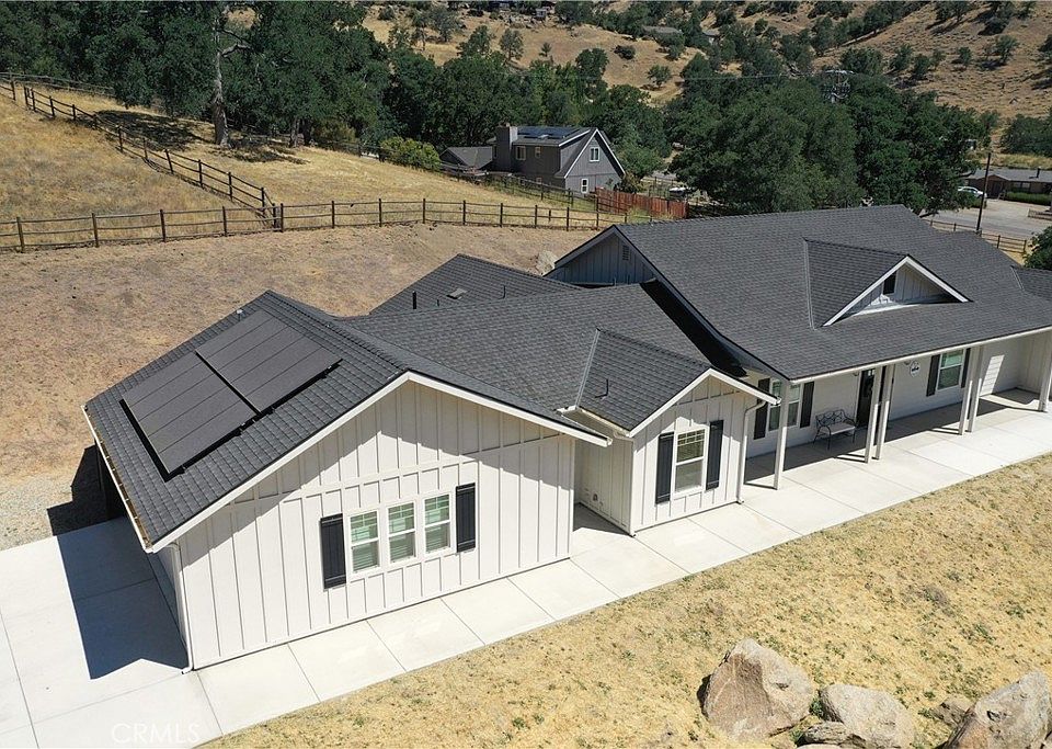 1st image of 25904 Bear Valley Rd