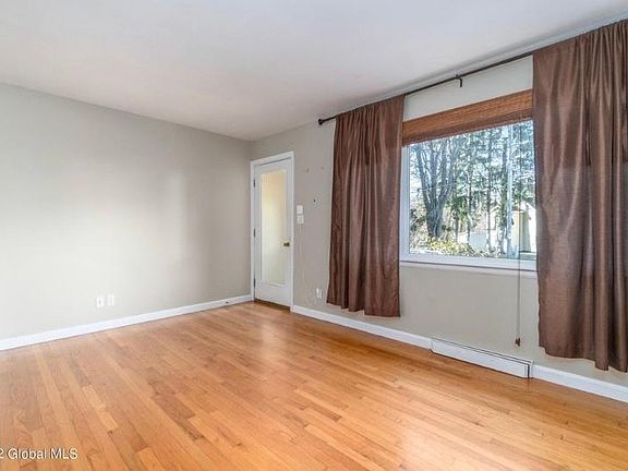 3rd image of 54 Moreland Ave