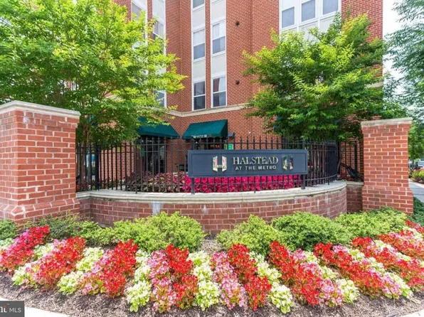 2655 Prosperity Ave APT 305, Fairfax, VA 22031