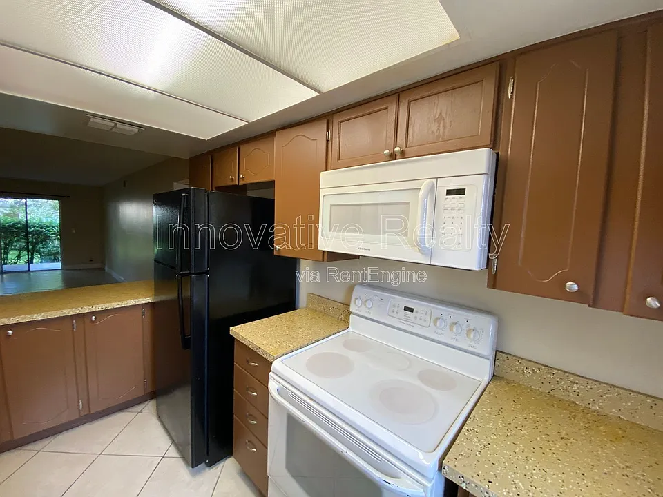 623 E San Sebastian Ct