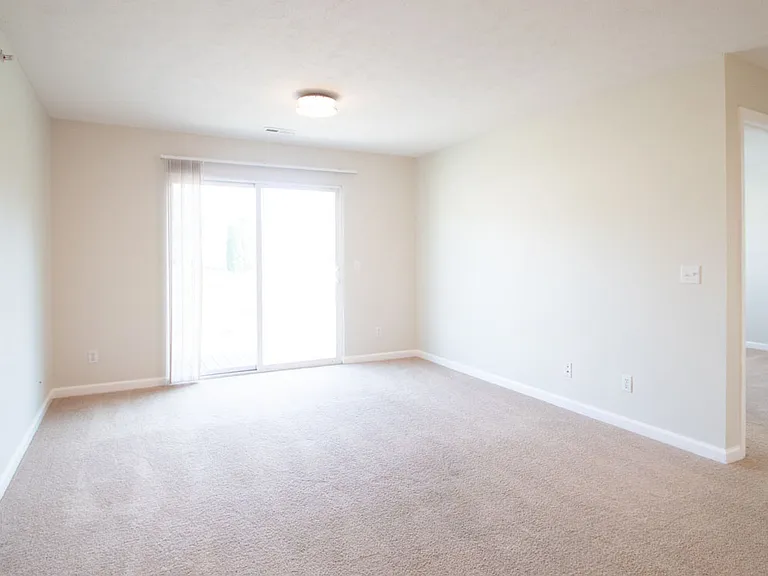111 E Westplains Rd — Photo 25