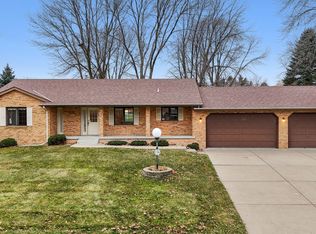 1860 Oak Glen Dr, Stillwater, MN 55082
