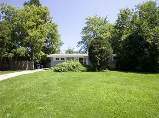 1227 Wood St #HFS, Deerfield, IL 60015