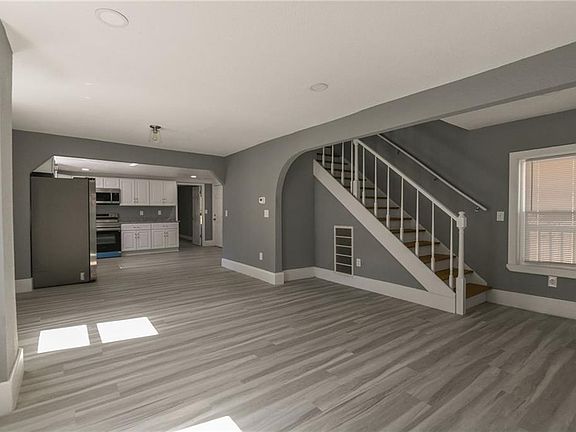 3rd image of 207 S 7th St