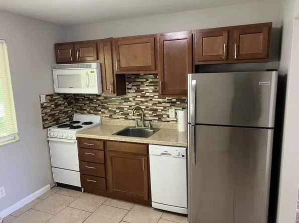 324 San Juan Dr APT A, Saint Charles, MO 63303