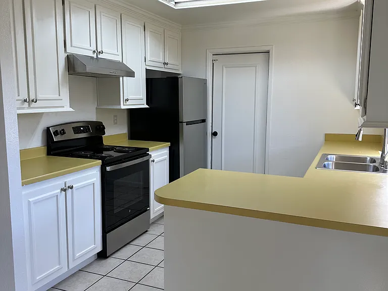 640 Bel Air Way — Photo 6