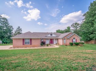 135 Dennard Dr, Longview, TX 75605
