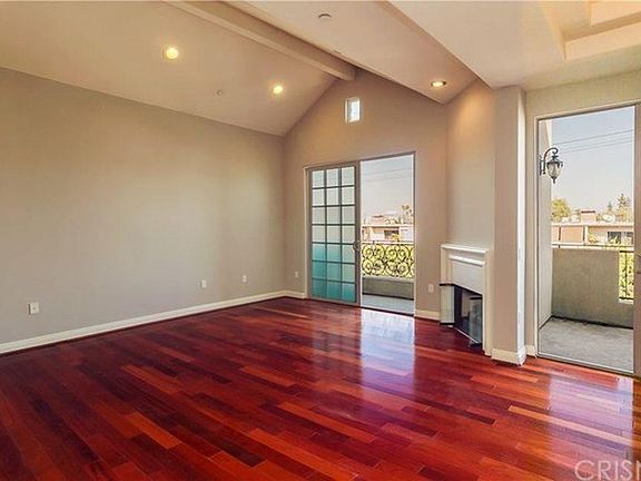 4th image of 10740 Moorpark St APT 307