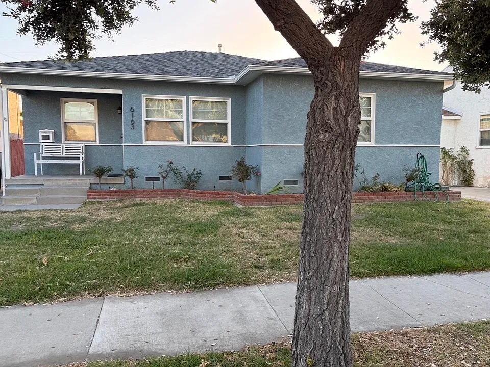 6163 Bellflower Blvd