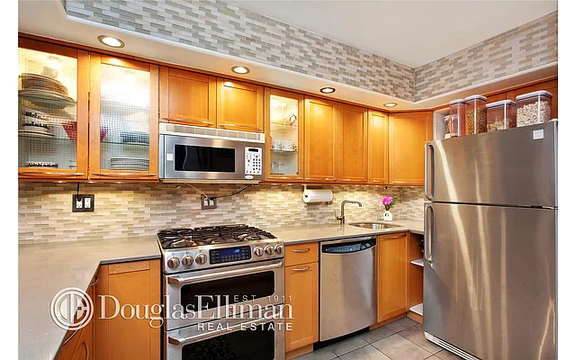 Sold by Douglas Elliman | media 23