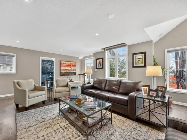 17 Mulligan Ln, Georgian Bay, ON L0K 1S0