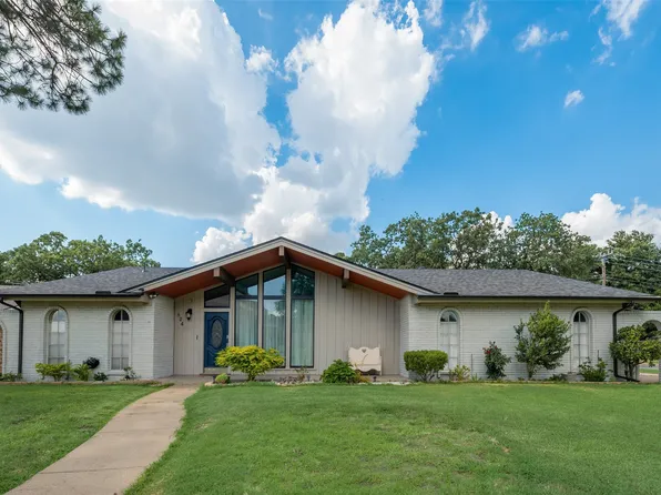 824 Mountain Ter, Hurst, TX 76053