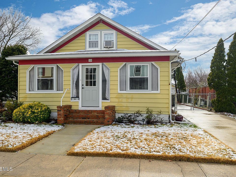 1st image of 10 Grant Avenue