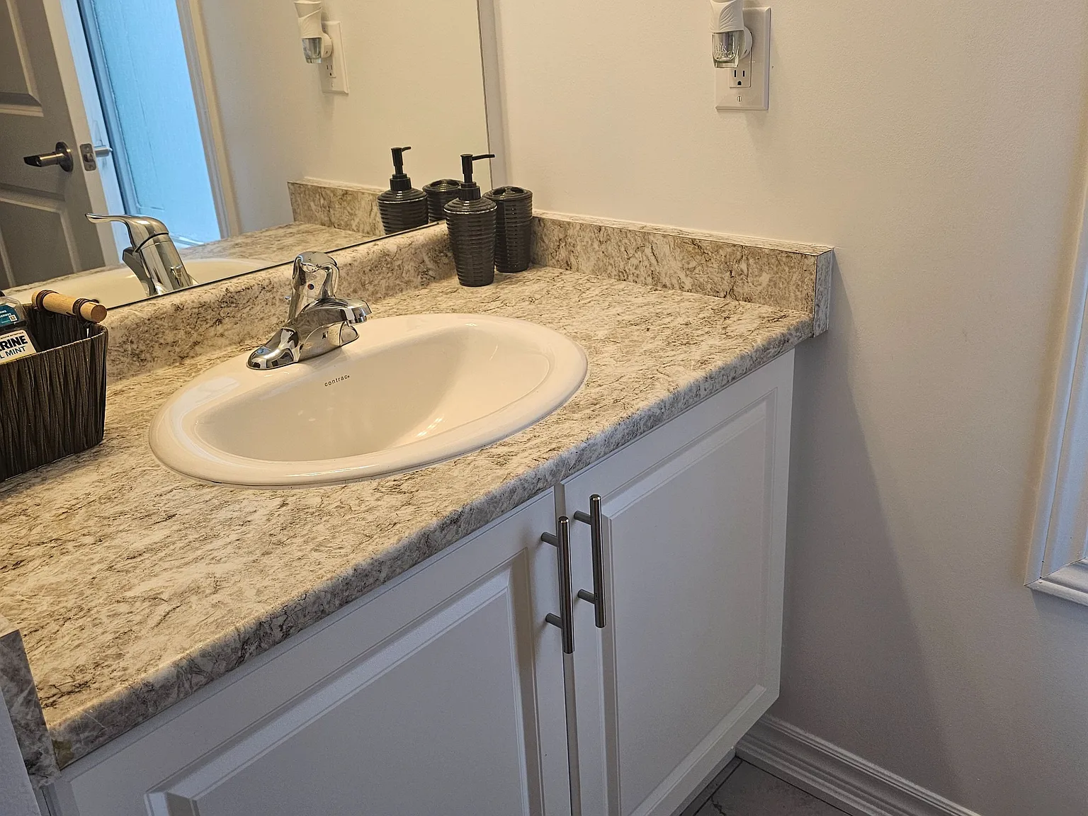 3 bed, $2,500 — Photo 3