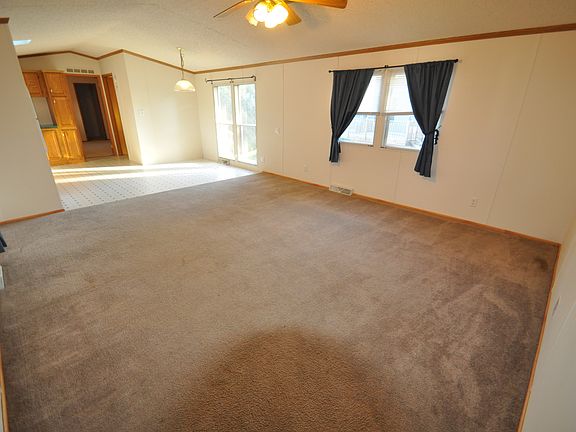 3rd image of 952 W Acorn St