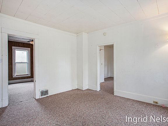 3rd image of 1706 Godfrey Ave SW