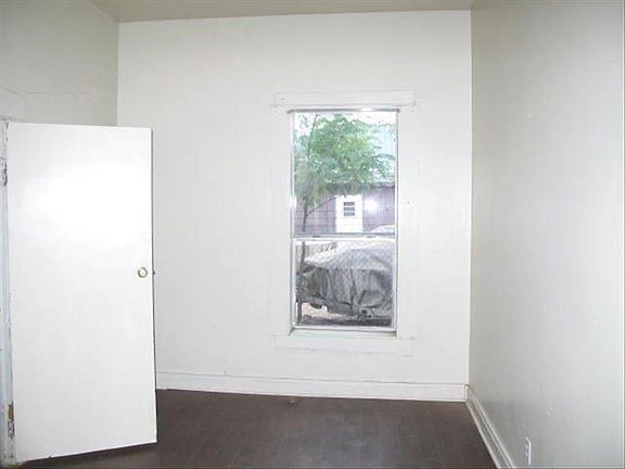2nd image of 1404 S Lincoln St