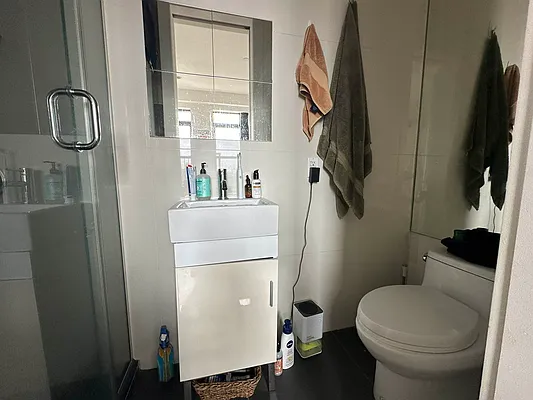 Rented by Space Link Realty | media 8